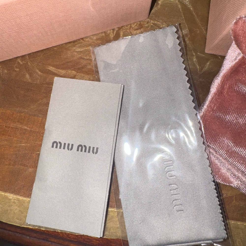 MIU MIU Sunglasses - Picture 2 of 8